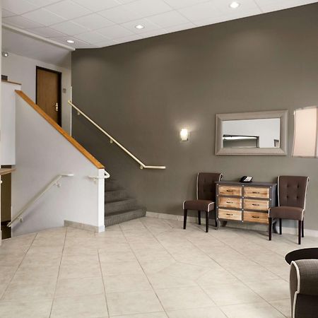 Super 8 By Wyndham Portland Airport Hotell Exteriör bild