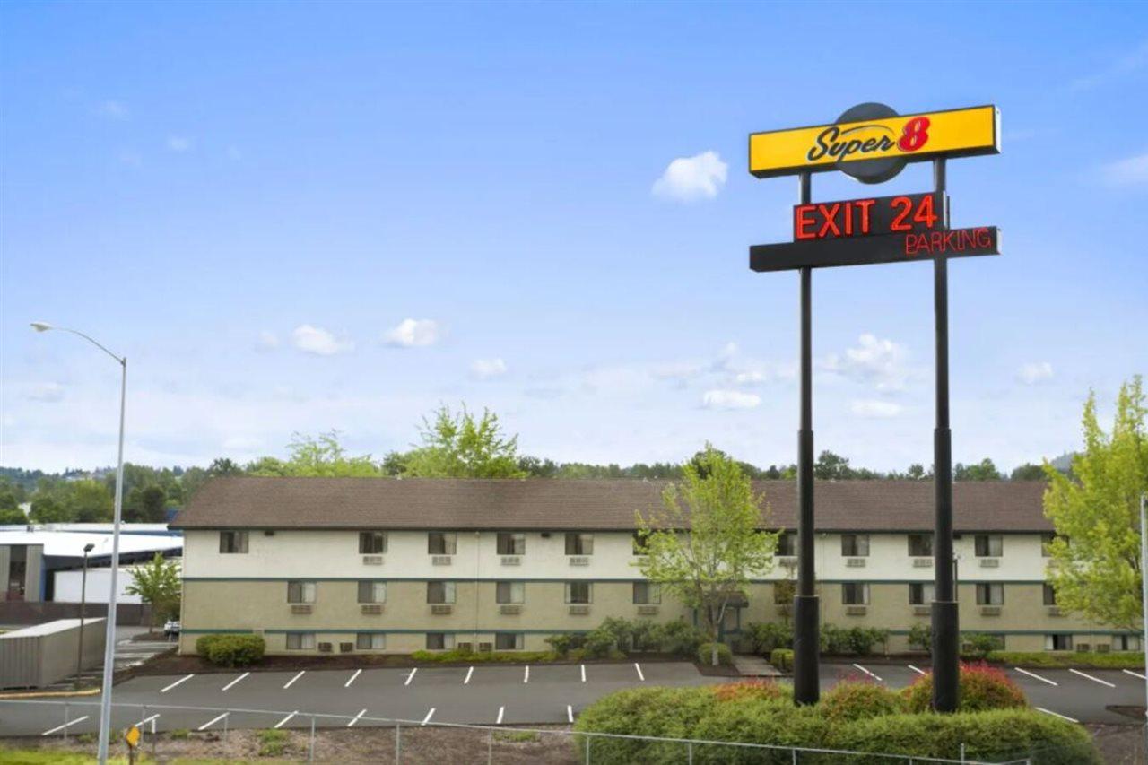 Super 8 By Wyndham Portland Airport Hotell Exteriör bild