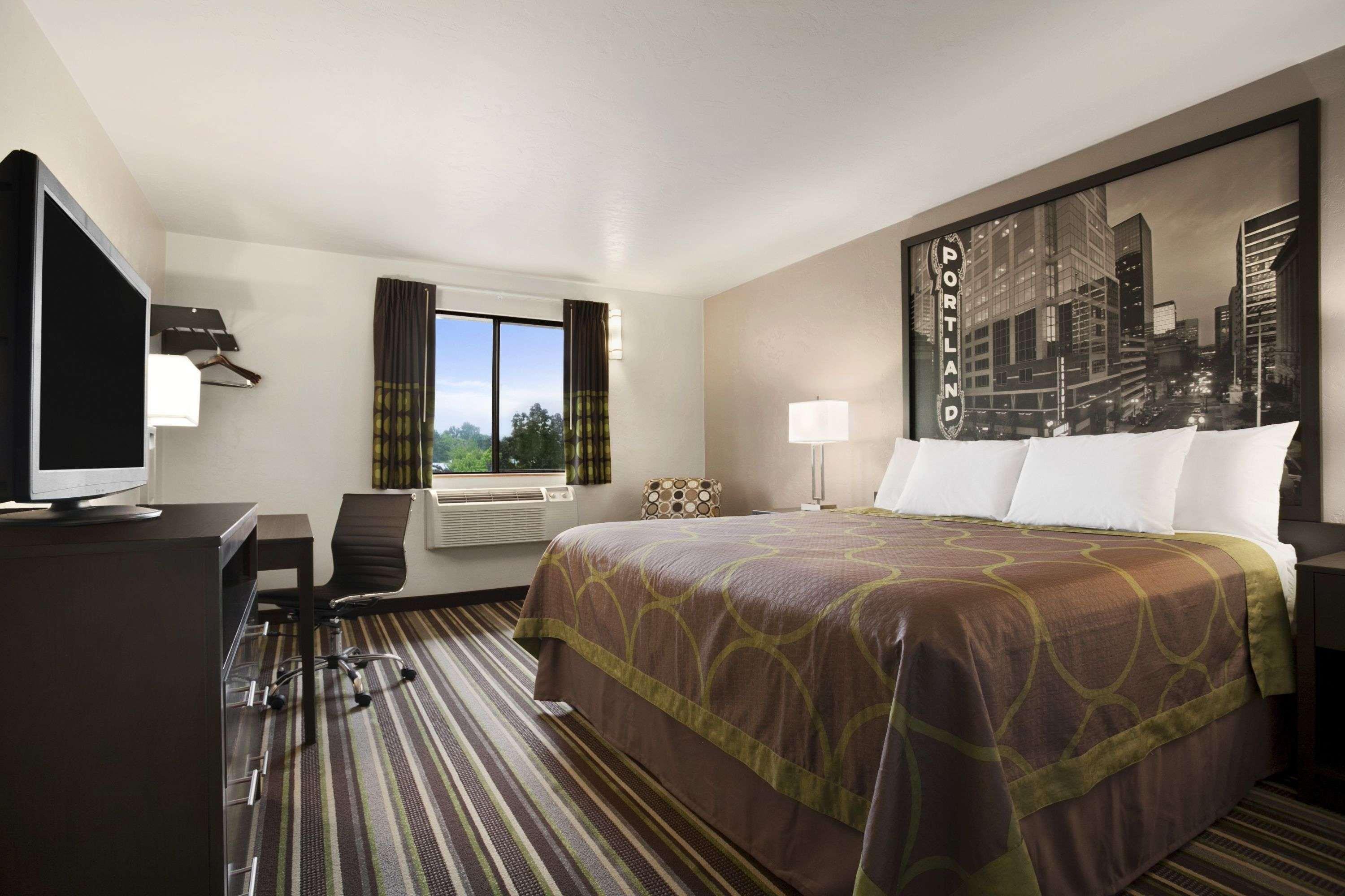 Super 8 By Wyndham Portland Airport Hotell Exteriör bild