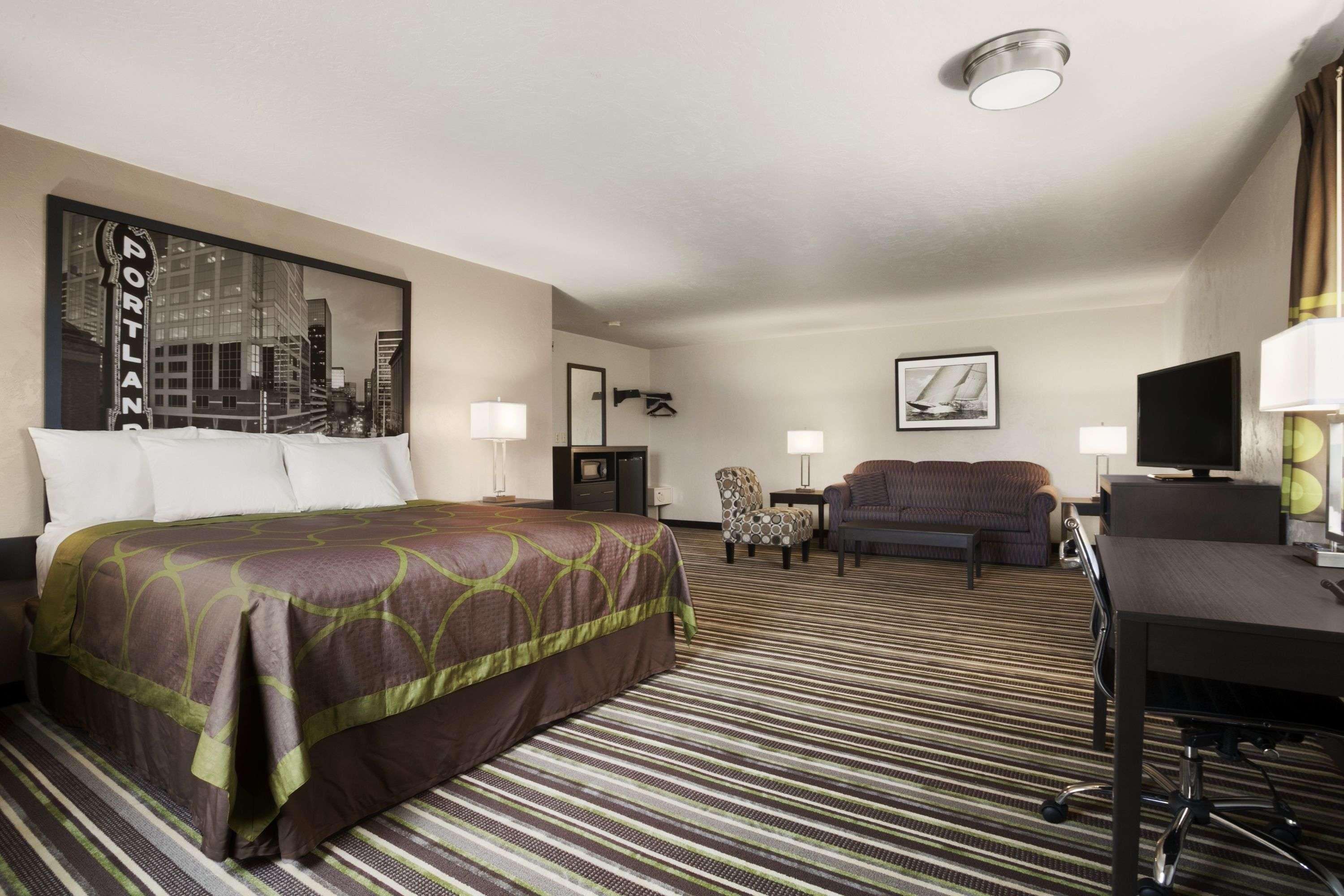 Super 8 By Wyndham Portland Airport Hotell Exteriör bild