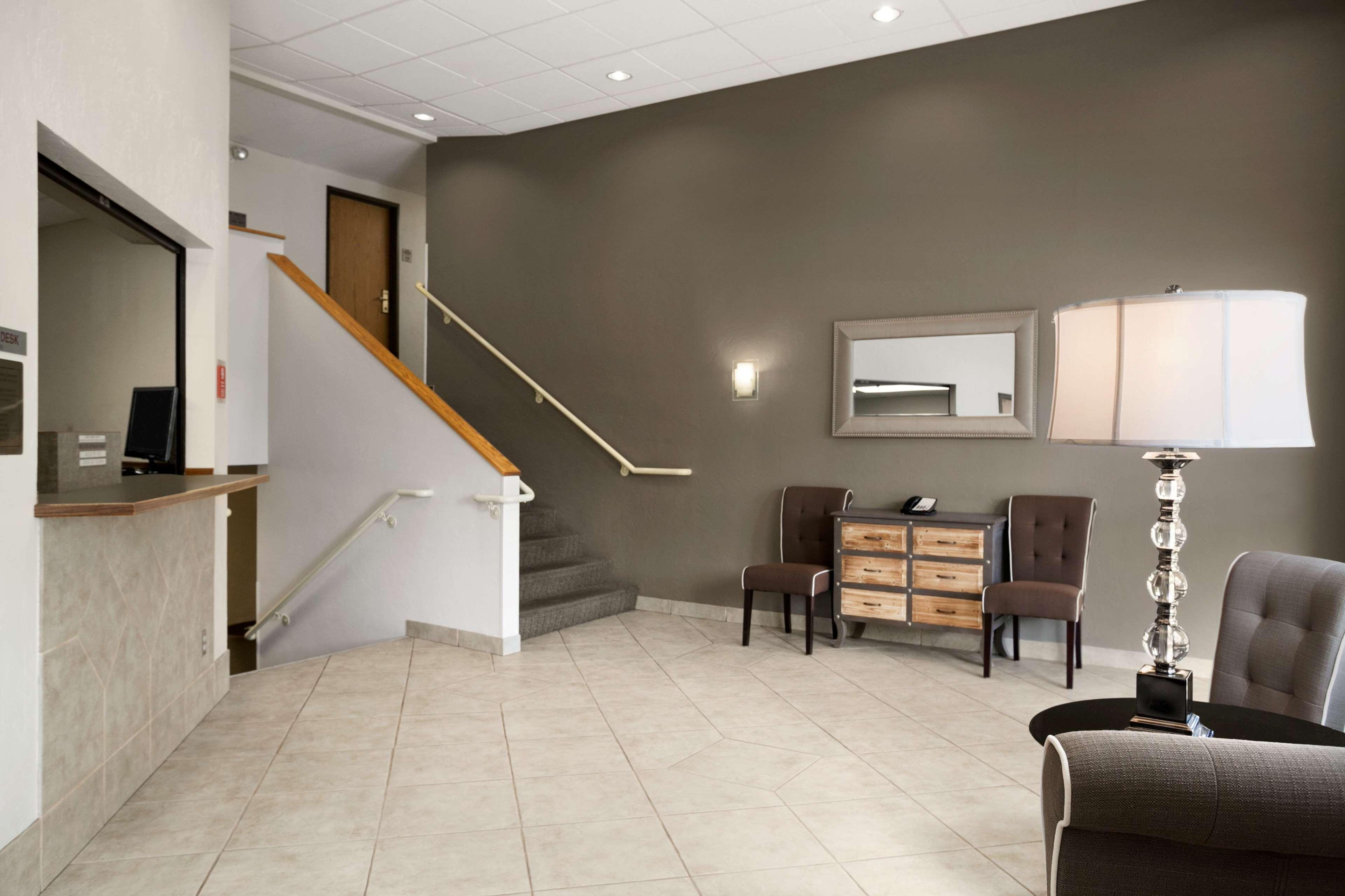 Super 8 By Wyndham Portland Airport Hotell Exteriör bild
