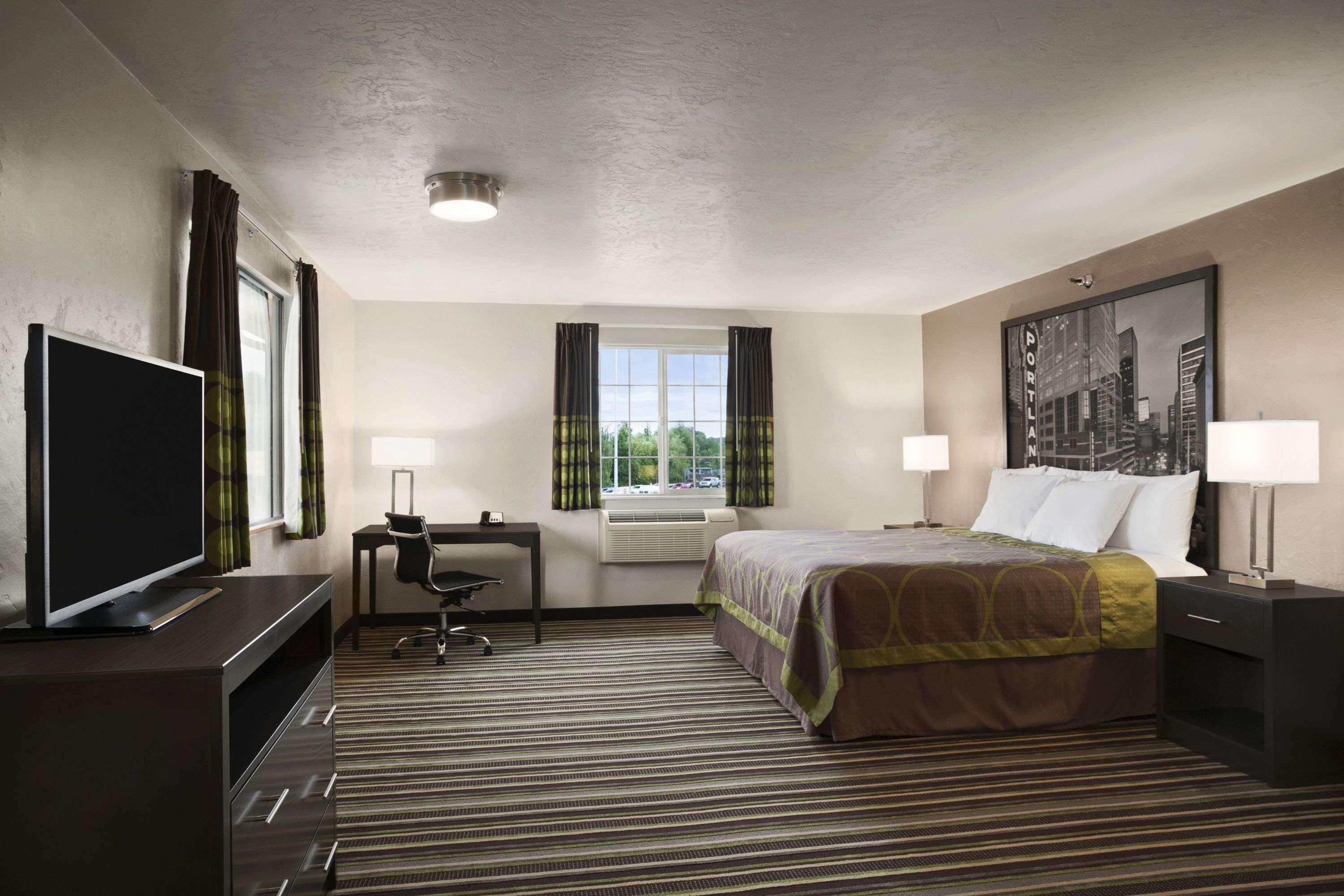 Super 8 By Wyndham Portland Airport Hotell Exteriör bild